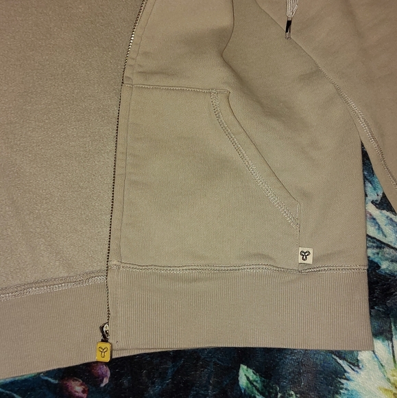 Tna Aritzia Zip-Up Hoodie - Picture 6 of 8